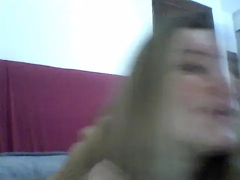 Snapshot of AllisonLove2 chatting on 06-11-26, 03:04 AllisonLove2 online show from 06-11-26, 03:04