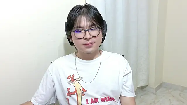 Snapshot of kuromi_boy chatting on 06-14-26, 03:30 kuromi boy online show from 06-14-26, 03:30