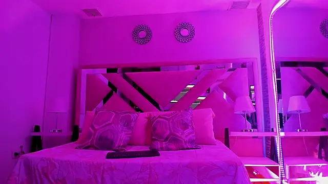 Samanta Vanegas online show from 06-09-26, 04:13
