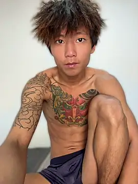 Snapshot of luo-77 chatting on 05-12-26, 12:24 luo-77 online show from 05-12-26, 12:24