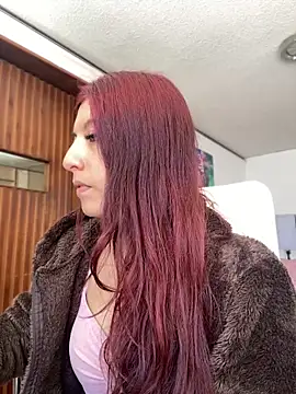 EveRave Pink online show from 06-11-26, 02:15