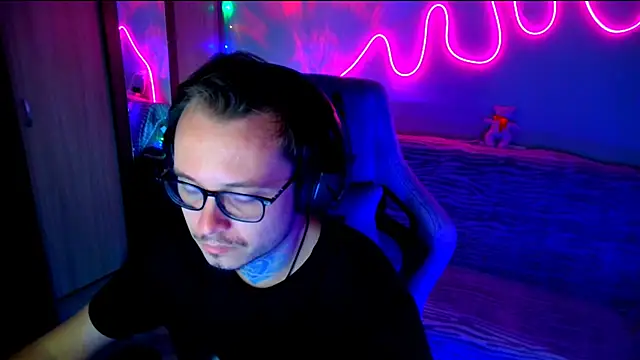 MeLanXolik online show from 05-30-26, 03:20