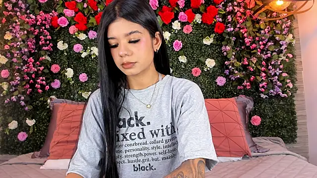 Snapshot of ViolettGracee chatting on 06-25-26, 05:50 ViolettGracee online show from 06-25-26, 05:50