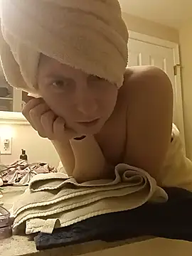 Snapshot of daddys_girl333 chatting on 05-21-26, 02:07 daddys girl333 online show from 05-21-26, 02:07