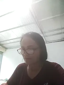 Vieekee online show from 06-17-26, 12:24