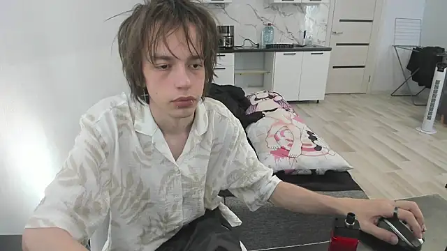 Snapshot of Nolan_Sagee chatting on 06-13-26, 05:16 Nolan Sagee online show from 06-13-26, 05:16