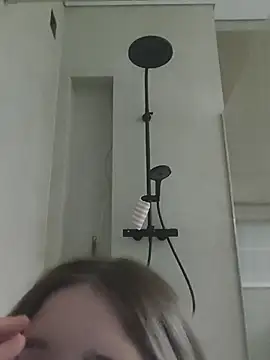 Snapshot of LeahBay chatting on 07-02-26, 07:42 LeahBay online show from 07-02-26, 07:42