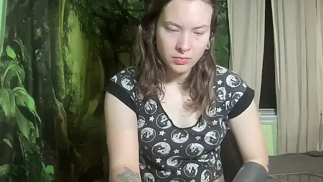 mo0ngoddess online show from 11-25-25, 03:39