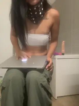Snapshot of PoussiereOrientale chatting on 06-03-26, 10:48 PoussiereOrientale online show from 06-03-26, 10:48
