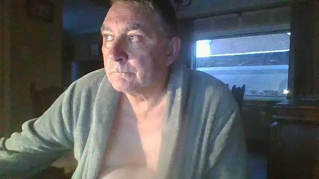 Snapshot of edje59a chatting on 01-10-25, 07:25 edje59a online show from 01-10-25, 07:25