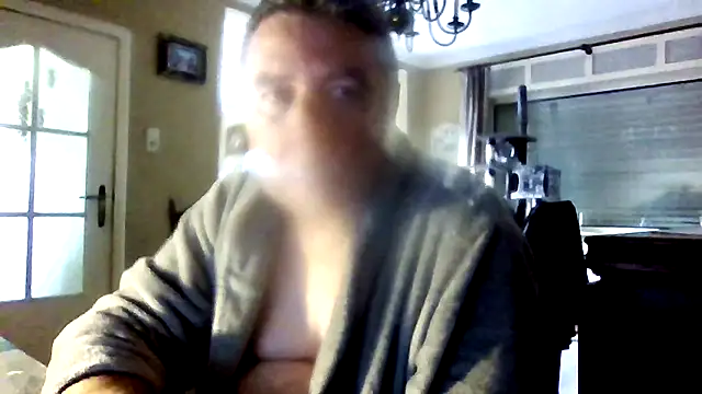 Snapshot of edje59a chatting on 09-12-25, 06:46 edje59a online show from 09-12-25, 06:46