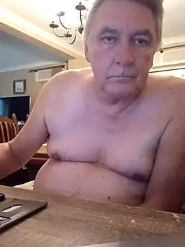 Snapshot of edje59a chatting on 09-25-25, 06:17 edje59a online show from 09-25-25, 06:17