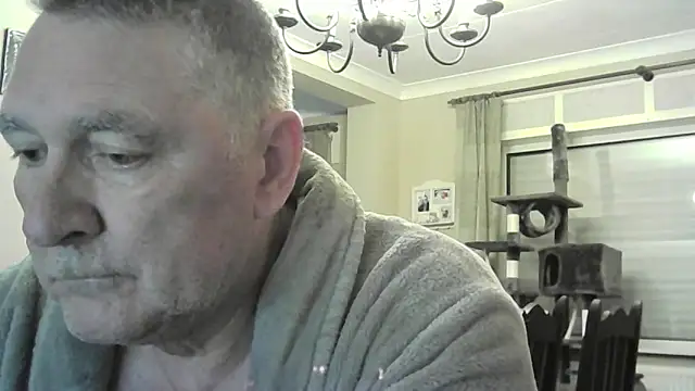 Snapshot of edje59a chatting on 10-02-25, 05:47 edje59a online show from 10-02-25, 05:47