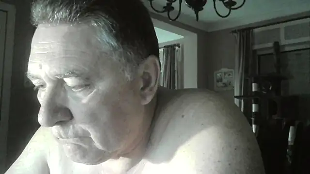 Snapshot of edje59a chatting on 11-04-25, 07:18 edje59a online show from 11-04-25, 07:18