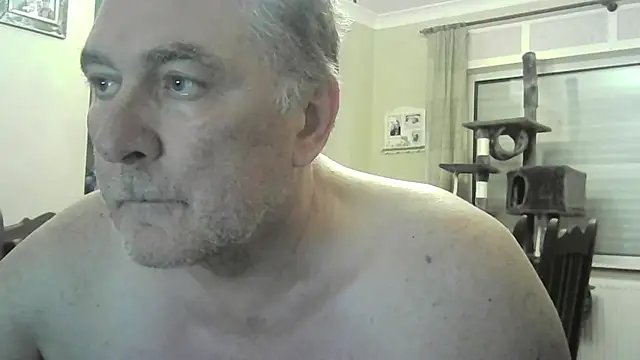 Snapshot of edje59a chatting on 11-21-25, 07:18 edje59a online show from 11-21-25, 07:18