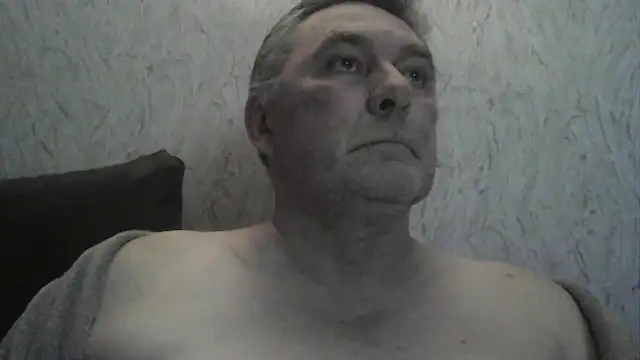 Snapshot of edje59a chatting on 12-01-25, 12:37 edje59a online show from 12-01-25, 12:37