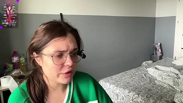 lolaluxe69 online show from 05-12-26, 12:02