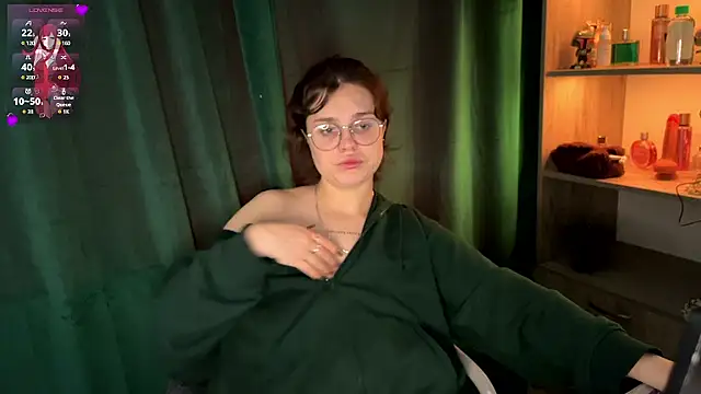 lolaluxe69 online show from 05-13-26, 02:25