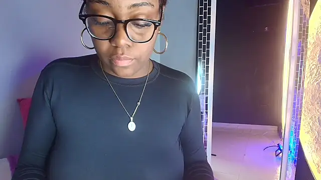EbonyRose   online show from 06-11-26, 12:03