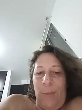 Nikki milf69 online show from 06-25-26, 05:23