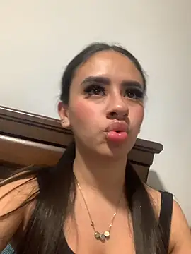 Snapshot of Sweet1_Treat chatting on 07-18-26, 07:34 Sweet1 Treat online show from 07-18-26, 07:34