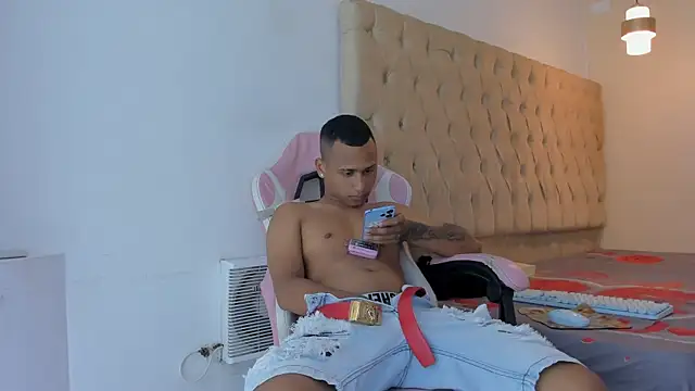 Supreme Badboy online show from 06-18-26, 04:46