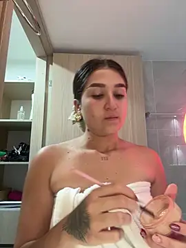 IsabelleMilan online show from 06-22-26, 01:07