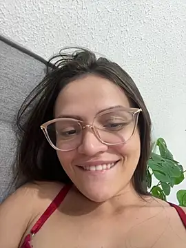 Snapshot of Sarah__hot chatting on 05-15-26, 11:01 Sarah hot online show from 05-15-26, 11:01