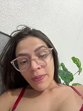 Snapshot of Sarah__hot chatting on 05-16-26, 12:18 Sarah hot online show from 05-16-26, 12:18