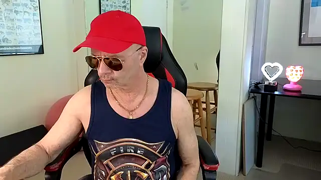 Snapshot of hotdadbod chatting on 01-15-25, 09:30 hotdadbod online show from 01-15-25, 09:30