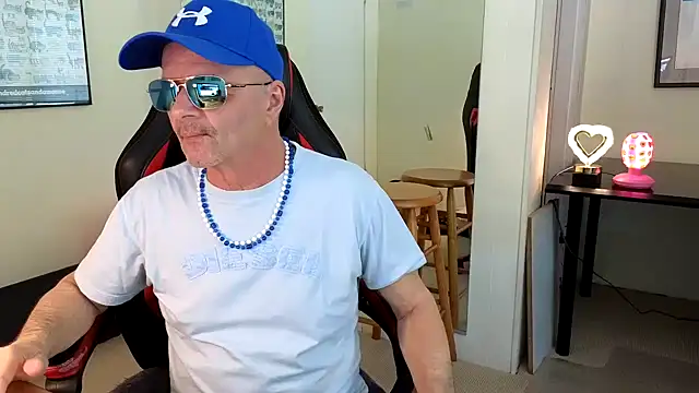 Snapshot of hotdadbod chatting on 01-16-25, 09:40 hotdadbod online show from 01-16-25, 09:40