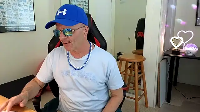 Snapshot of hotdadbod chatting on 01-19-25, 09:23 hotdadbod online show from 01-19-25, 09:23