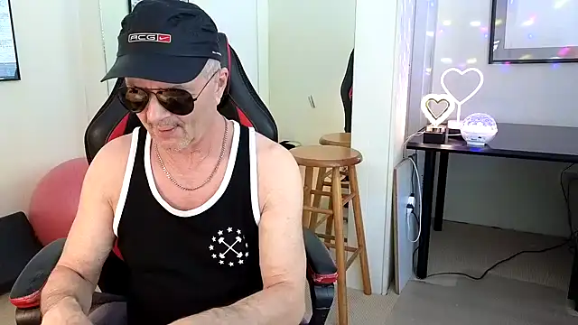 Snapshot of hotdadbod chatting on 01-27-25, 09:33 hotdadbod online show from 01-27-25, 09:33