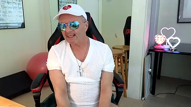 Snapshot of hotdadbod chatting on 02-03-25, 09:39 hotdadbod online show from 02-03-25, 09:39