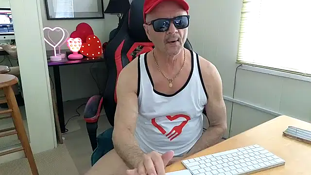 Snapshot of hotdadbod chatting on 02-15-25, 09:04 hotdadbod online show from 02-15-25, 09:04