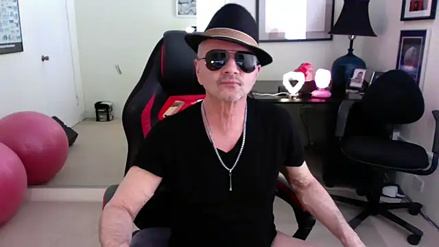 Snapshot of hotdadbod chatting on 02-23-25, 09:26 hotdadbod online show from 02-23-25, 09:26