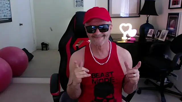 Snapshot of hotdadbod chatting on 02-26-25, 09:48 hotdadbod online show from 02-26-25, 09:48