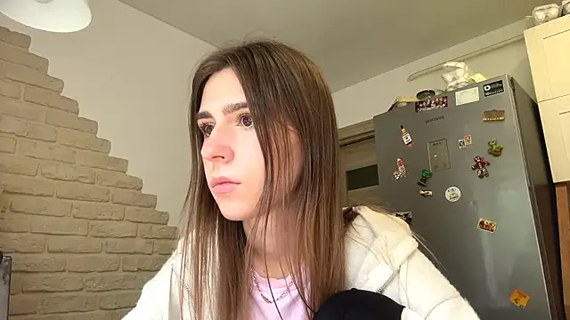 ZaraGuyette online show from 06-15-26, 05:20