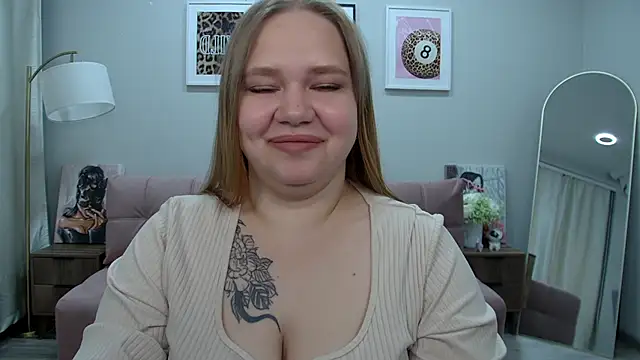Snapshot of DianaKristol chatting on 06-22-26, 03:25 DianaKristol online show from 06-22-26, 03:25