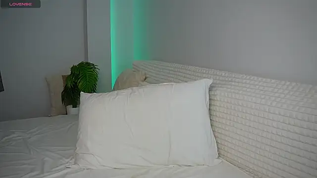 urblonde online show from 12-21-25, 11:34