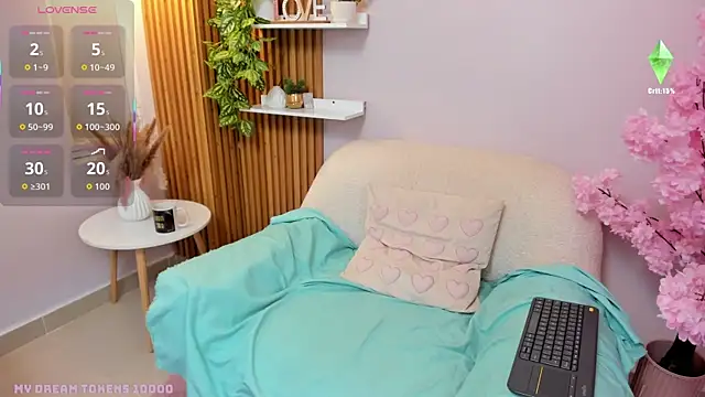 Snapshot of alice_sweet4u chatting on 06-23-26, 10:13 alice sweet4u online show from 06-23-26, 10:13