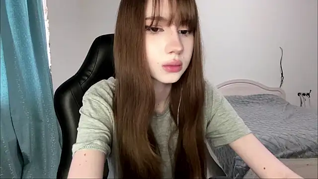 Snapshot of GiddyDoom chatting on 05-14-26, 01:18 GiddyDoom online show from 05-14-26, 01:18