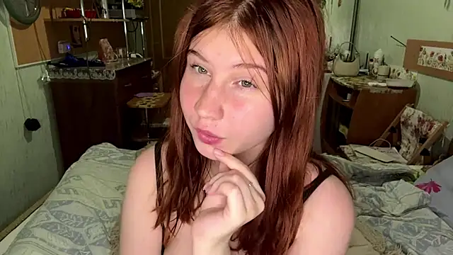 EmmaLovelyBB online show from 06-10-26, 06:40