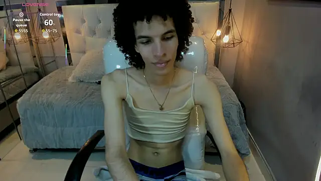 Snapshot of felix_haze chatting on 06-14-26, 06:10 felix haze online show from 06-14-26, 06:10