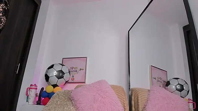 miaapril online show from 06-25-26, 11:59