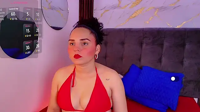 Snapshot of Sol__Latina chatting on 06-23-26, 02:42 Sol Latina online show from 06-23-26, 02:42