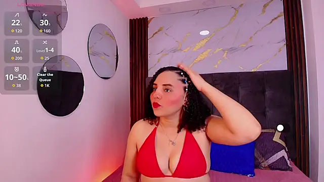 Snapshot of Sol__Latina chatting on 06-25-26, 03:17 Sol Latina online show from 06-25-26, 03:17