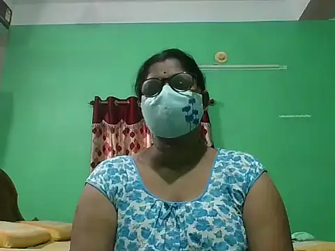 Snapshot of Kavya17 chatting on 06-16-26, 09:12 Kavya17 online show from 06-16-26, 09:12
