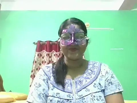 Snapshot of Kavya17 chatting on 06-18-26, 01:15 Kavya17 online show from 06-18-26, 01:15