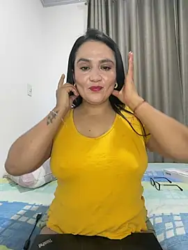 Snapshot of rousee69_ chatting on 06-01-26, 11:17 rousee69 online show from 06-01-26, 11:17